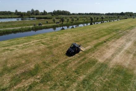 Scheuren en gaten in dijken en kades opsporen met 3D grondradar